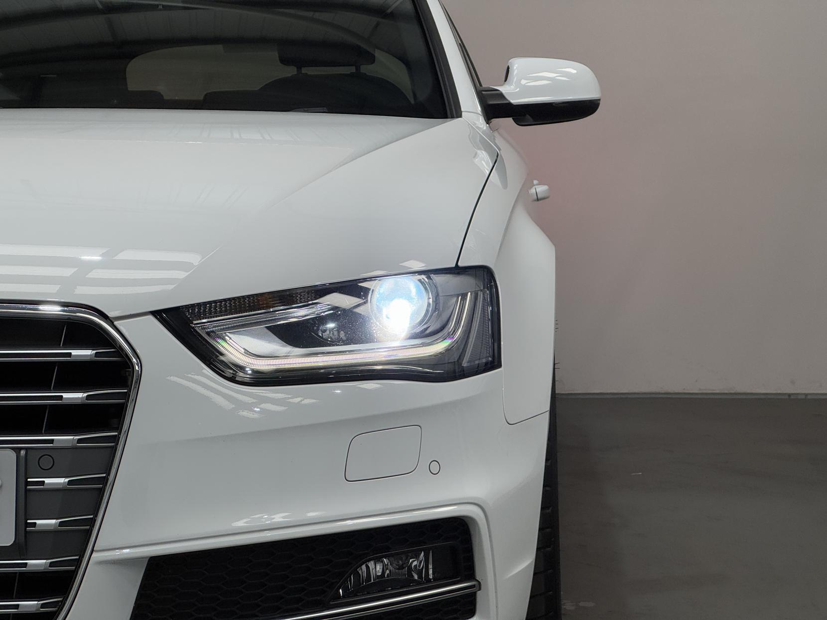 Audi S4 Avant view 3