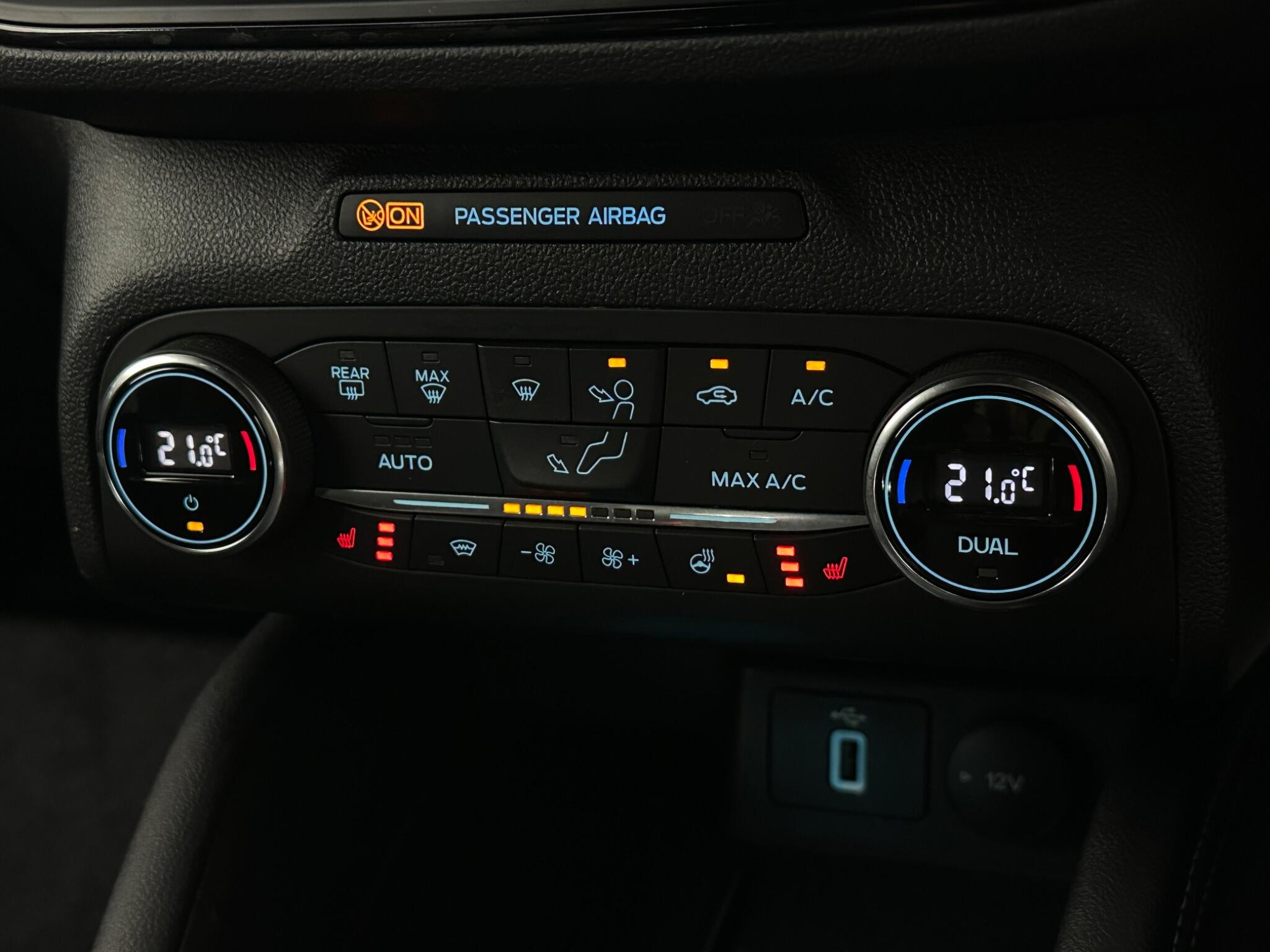 Ford Focus view 21