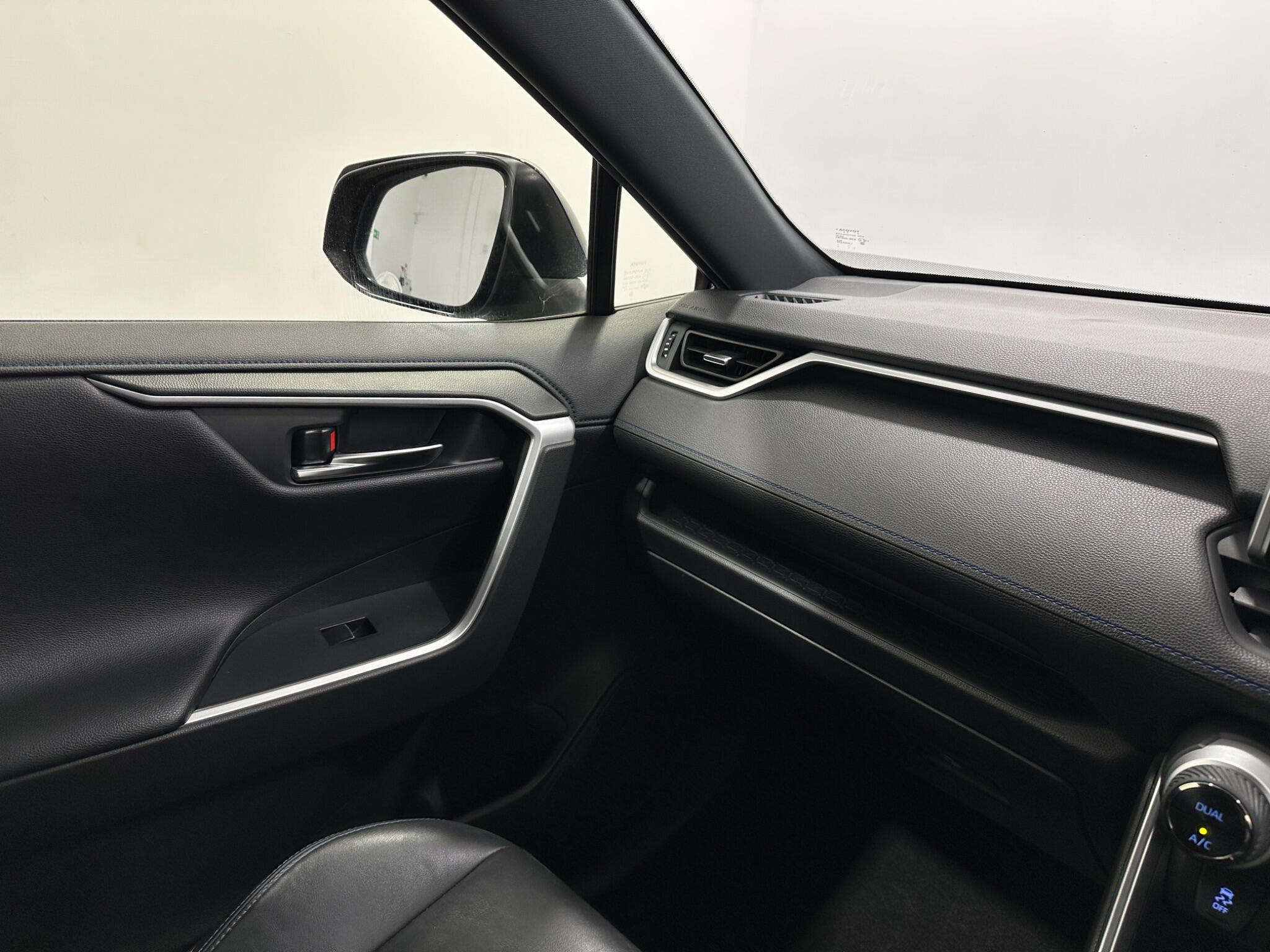 Toyota Rav4 view 26