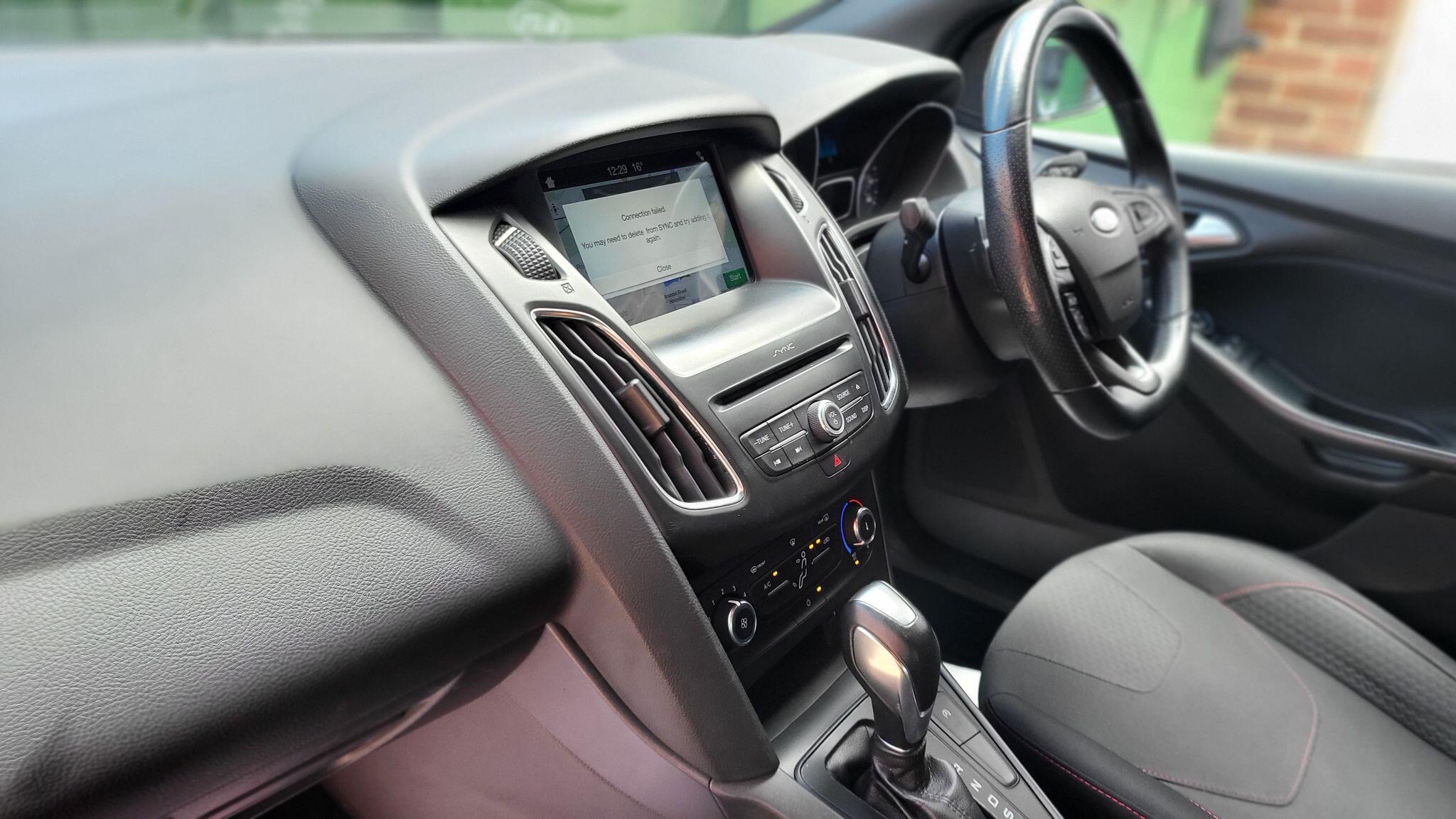 Ford Focus view 10