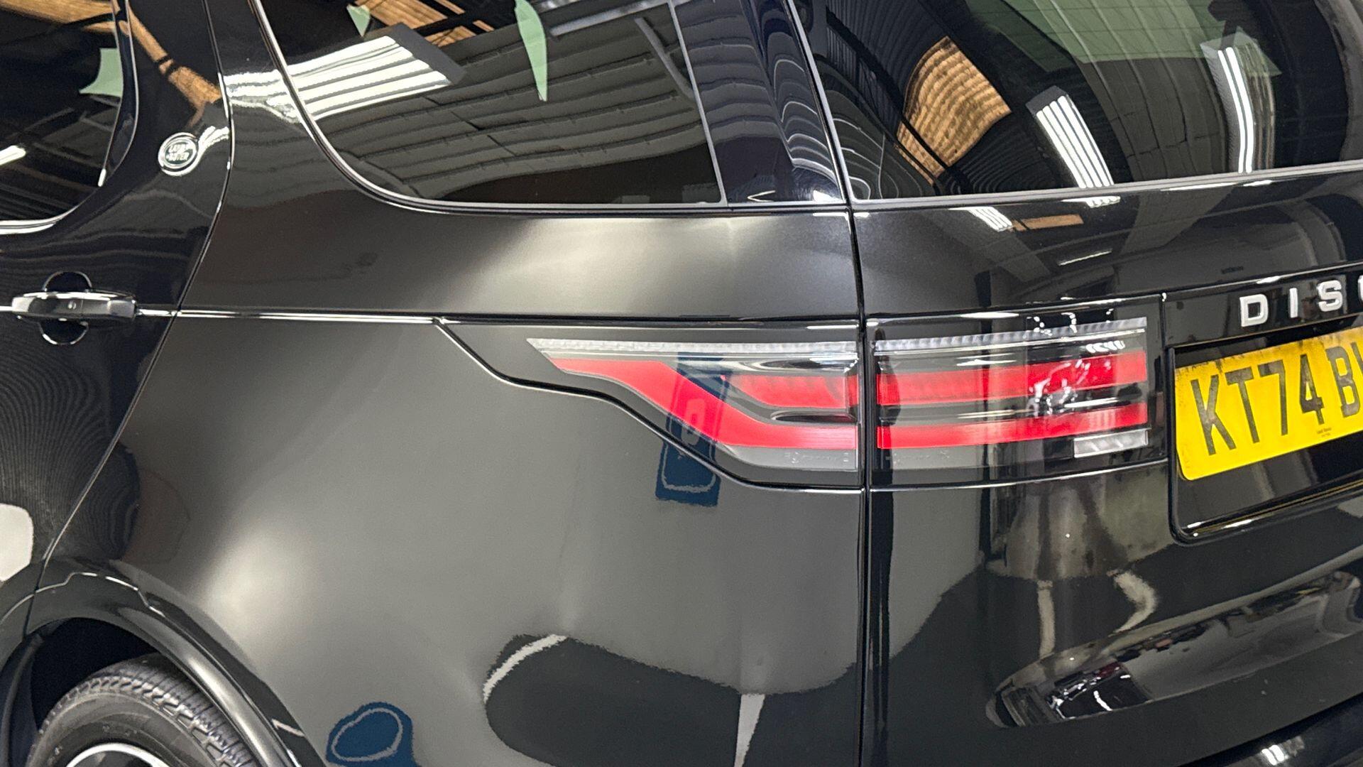 Land Rover Discovery view 19