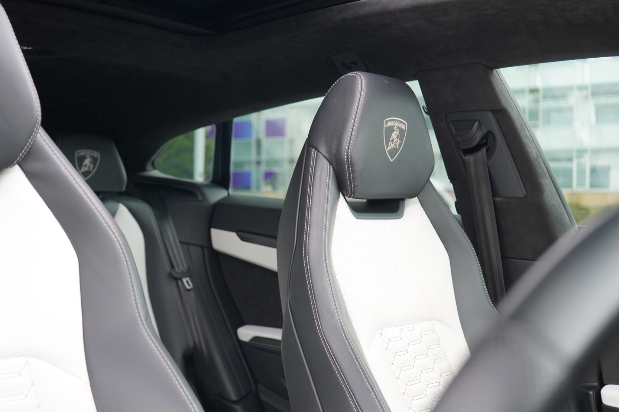 Lamborghini Urus view 18