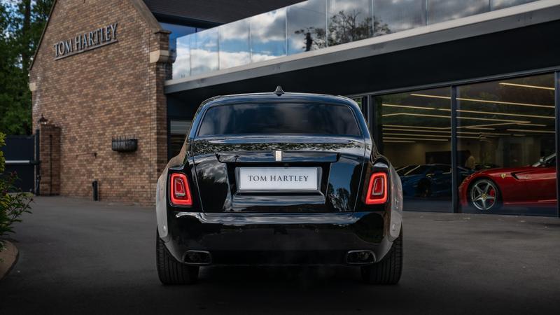 Rolls-Royce Phantom view 12