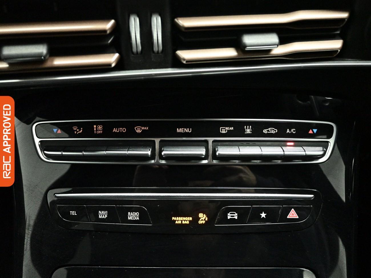 Mercedes-Benz EQC view 20