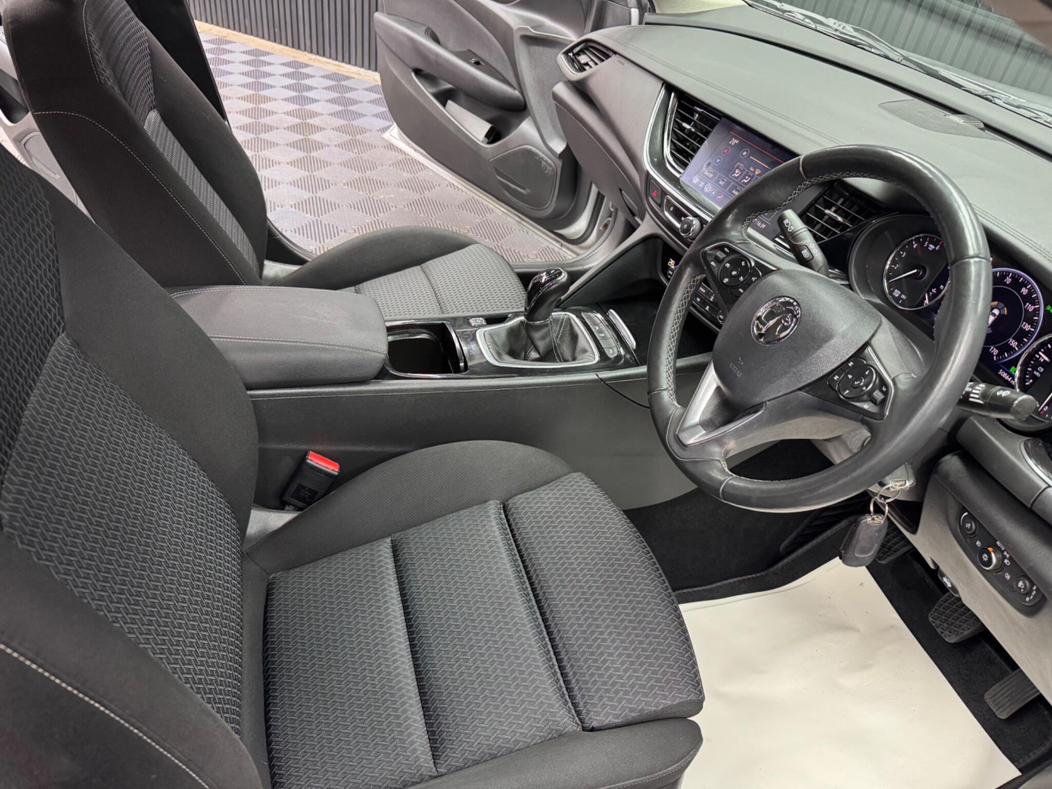 Vauxhall Insignia view 27