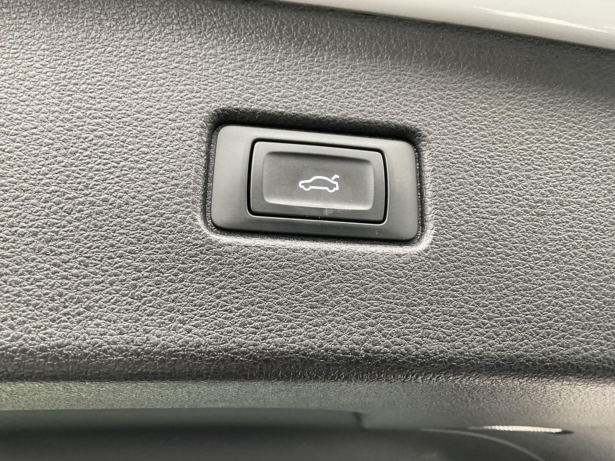 Audi Q5 view 21