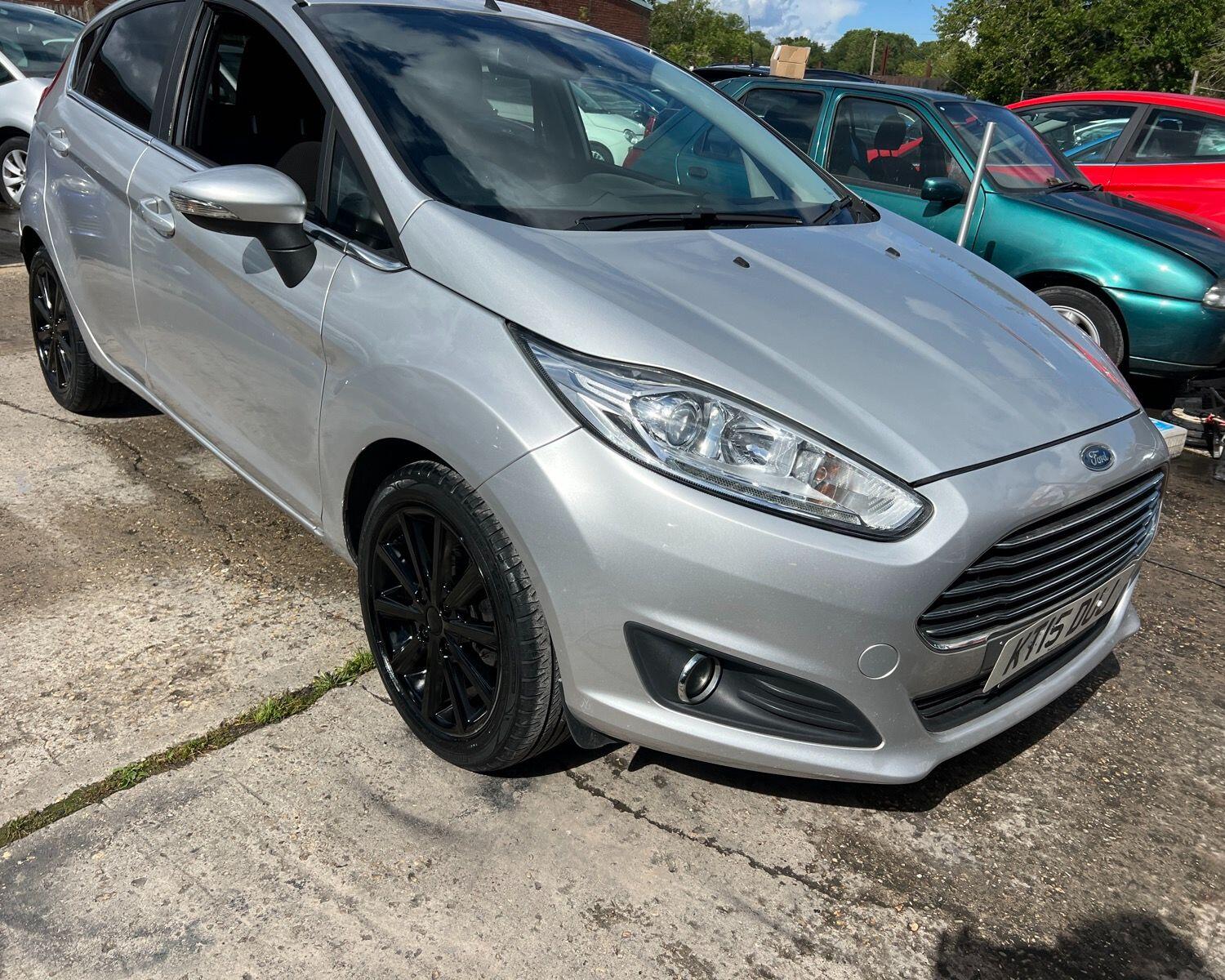 Ford Fiesta view 9