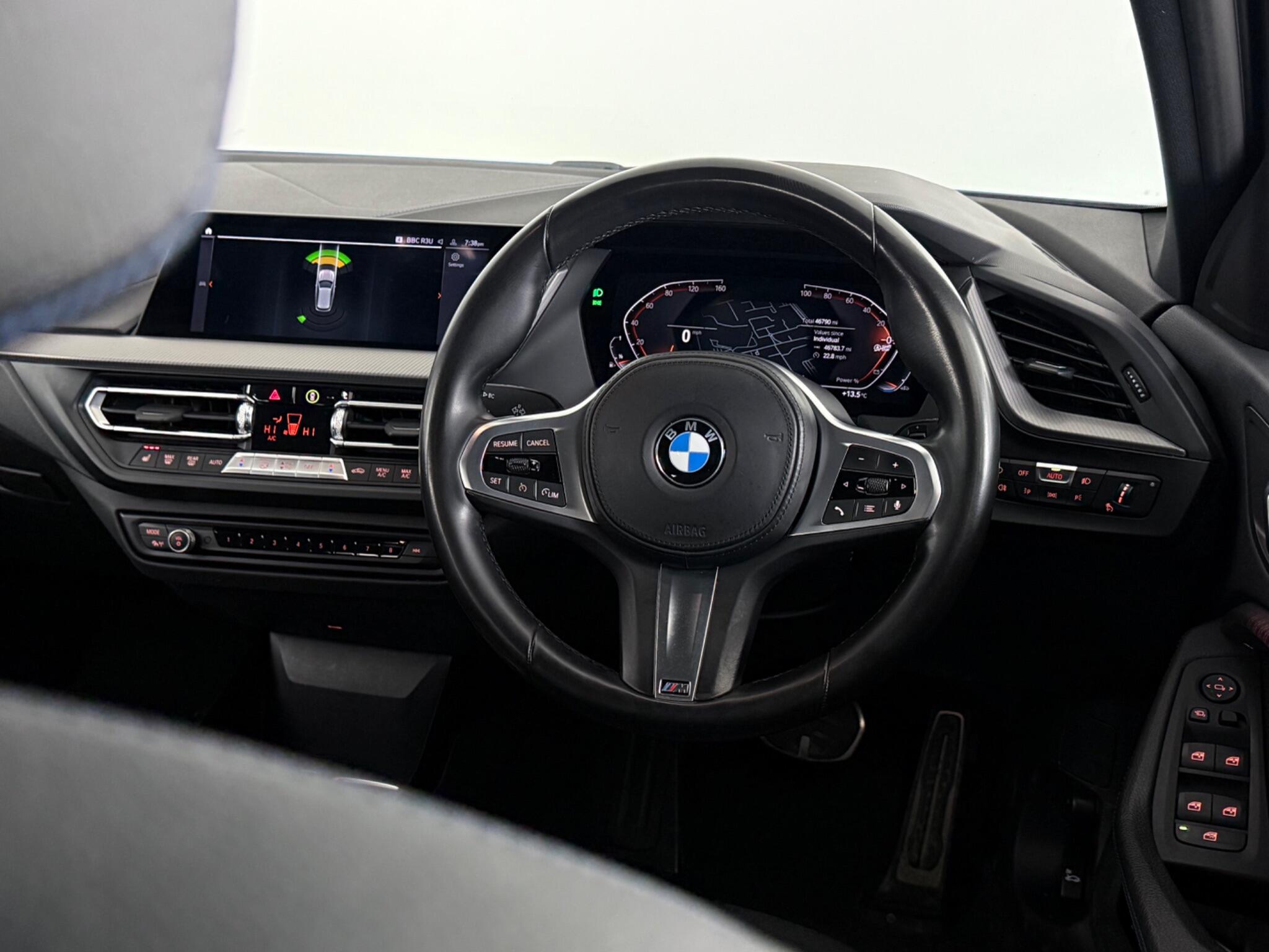 BMW 1 Series view 16