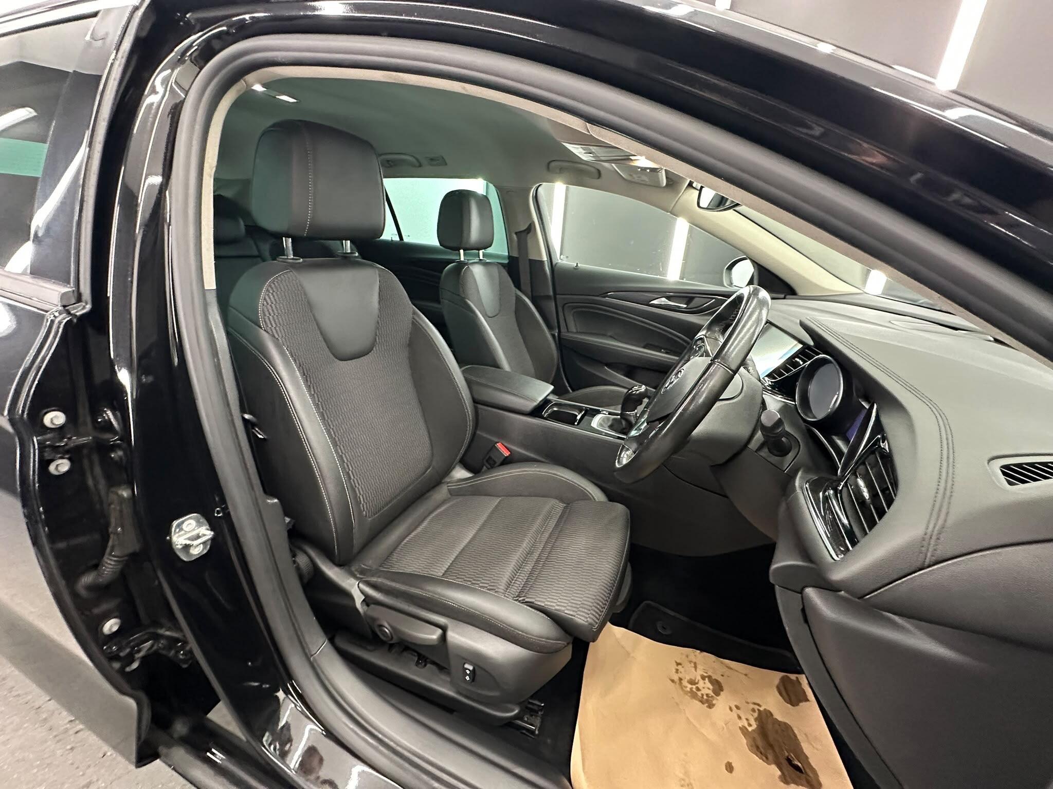 Vauxhall Insignia view 25