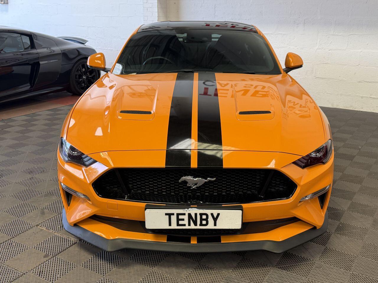 Ford Mustang view 4