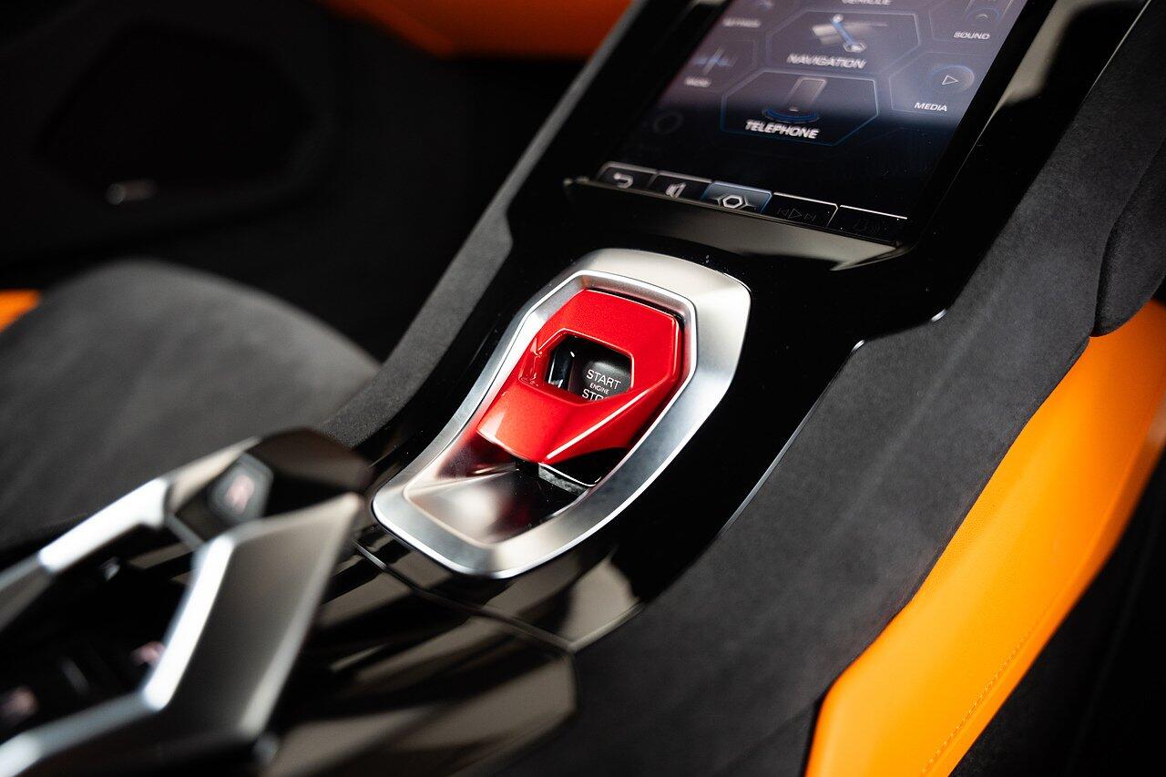 Lamborghini Huracan view 43