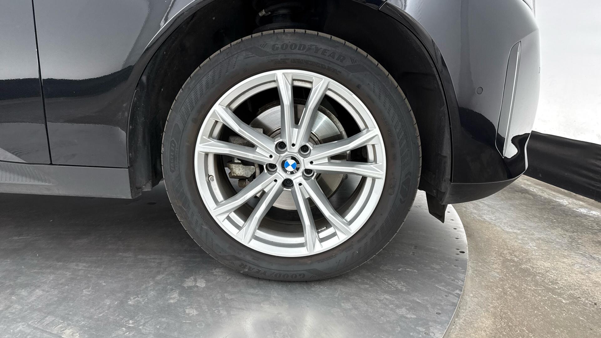 BMW X3 view 14