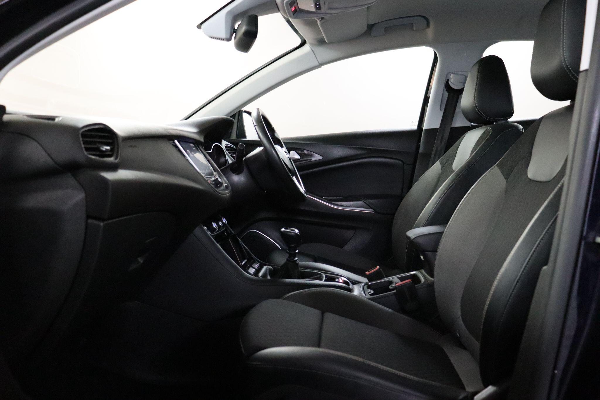 Vauxhall Grandland X view 43