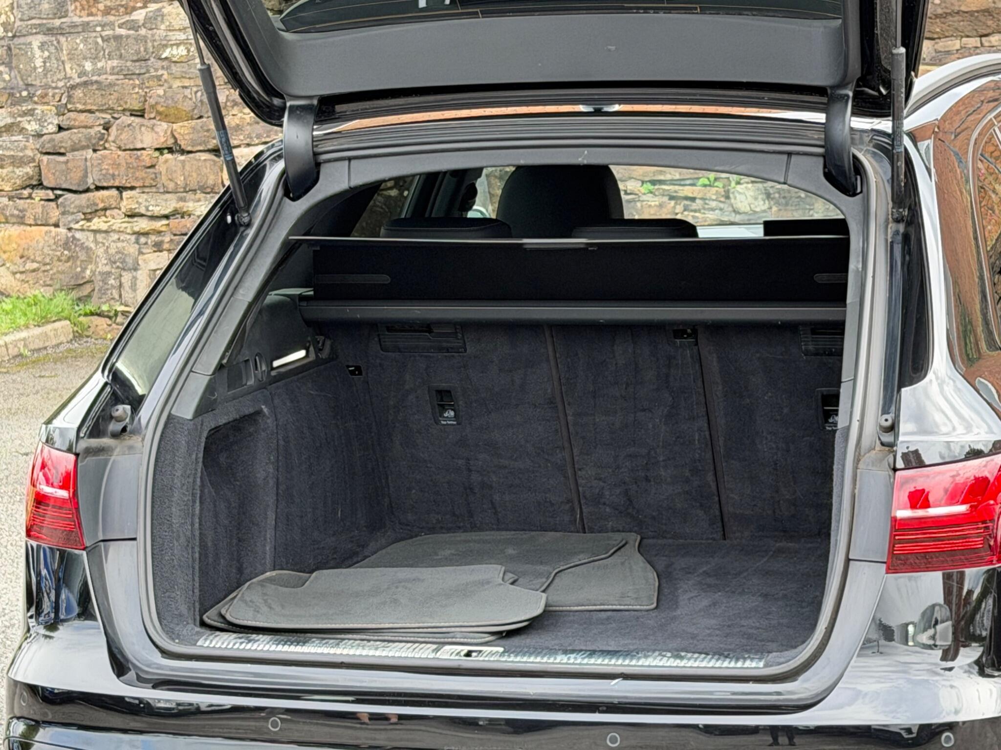 Audi A4 view 21