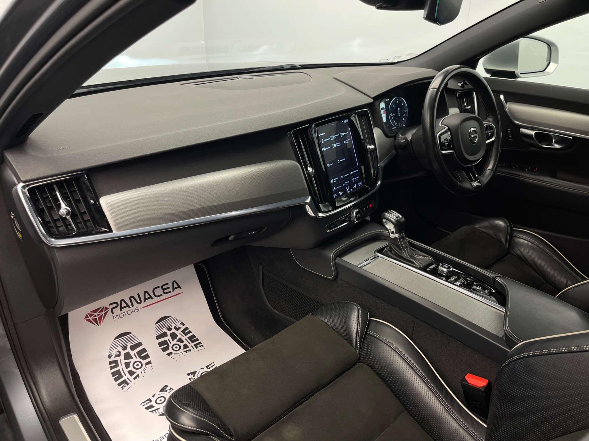 Volvo S90 view 31