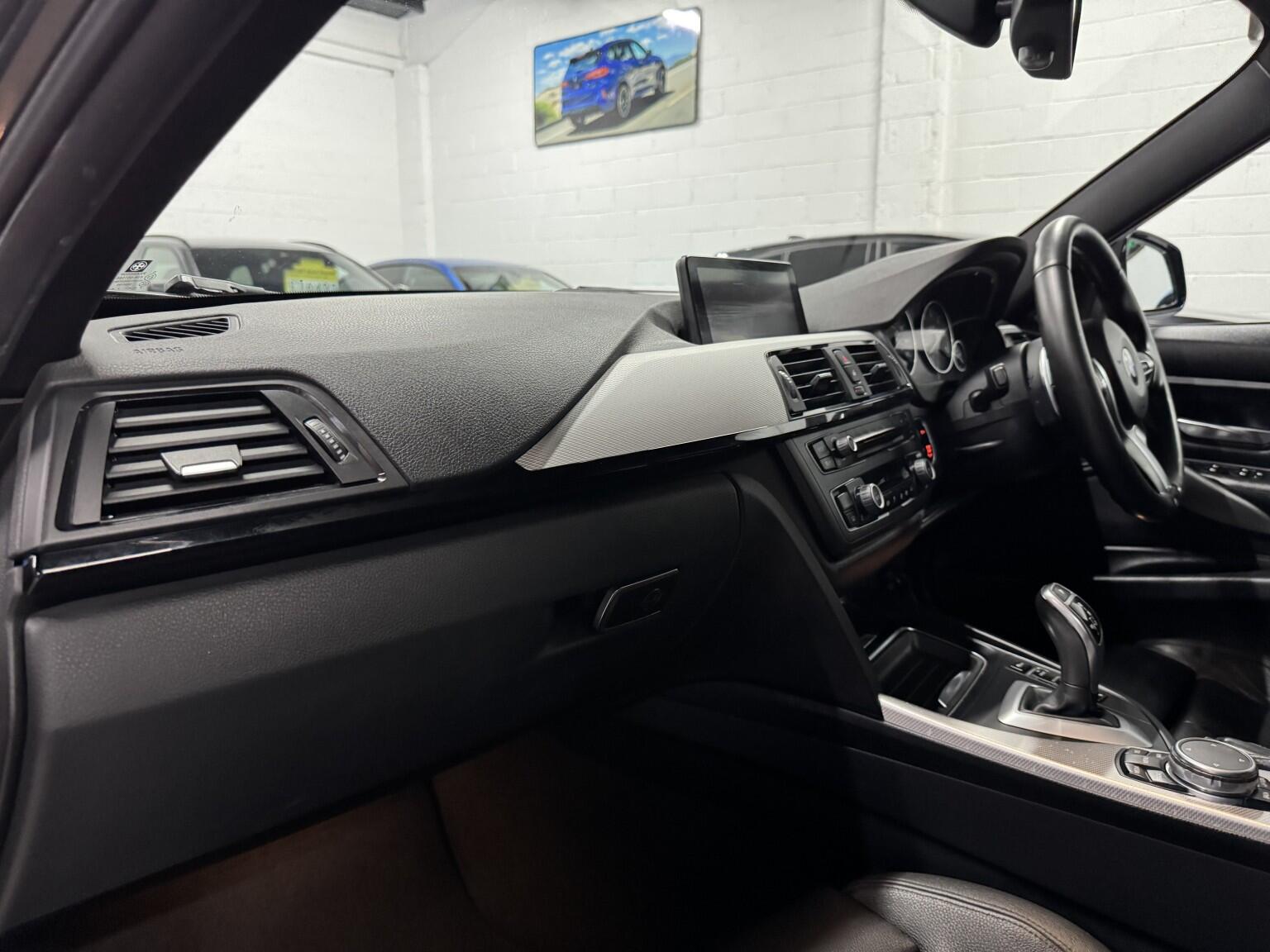 BMW 3 Series view 17