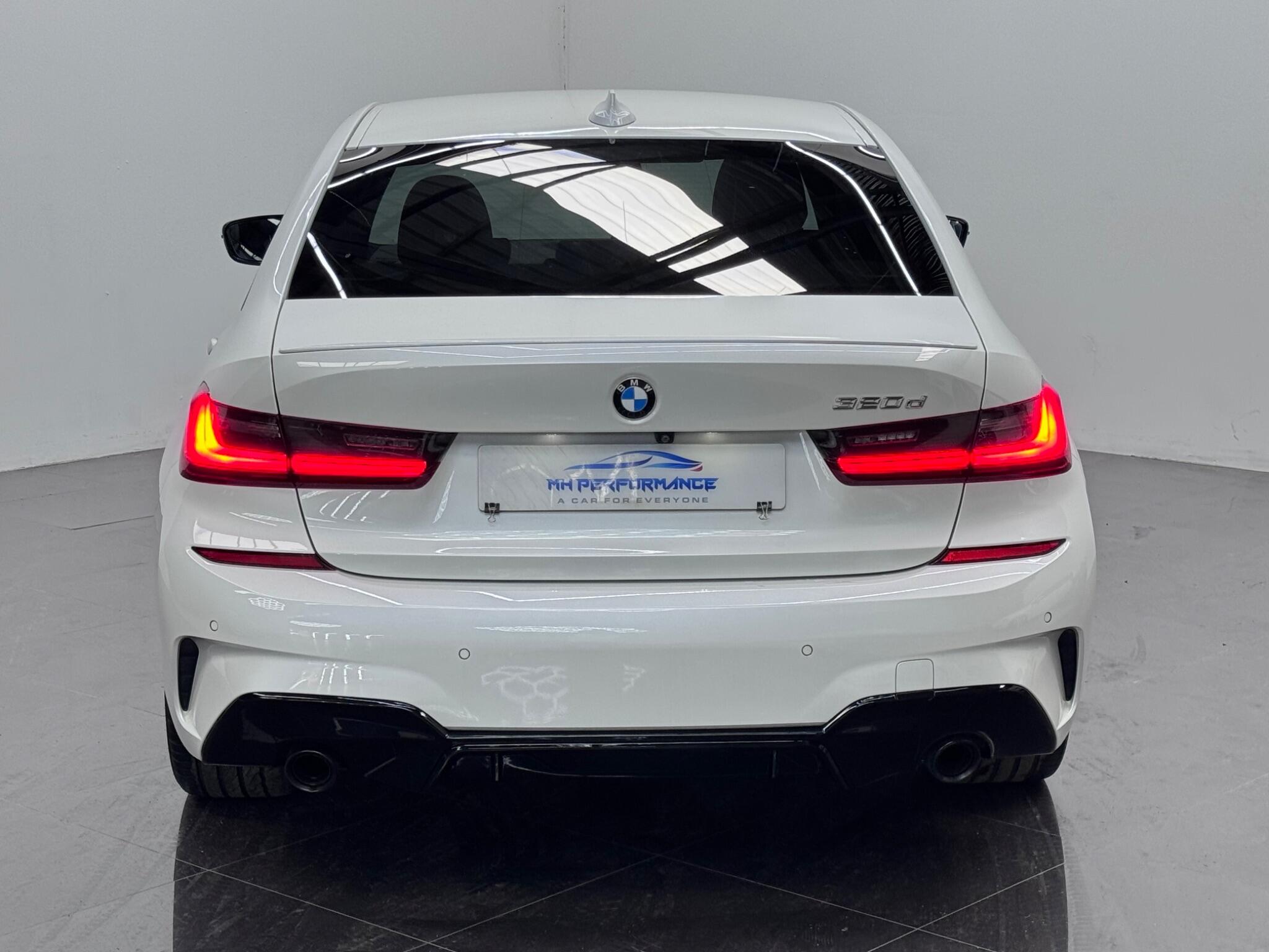 BMW 3 Series view 35