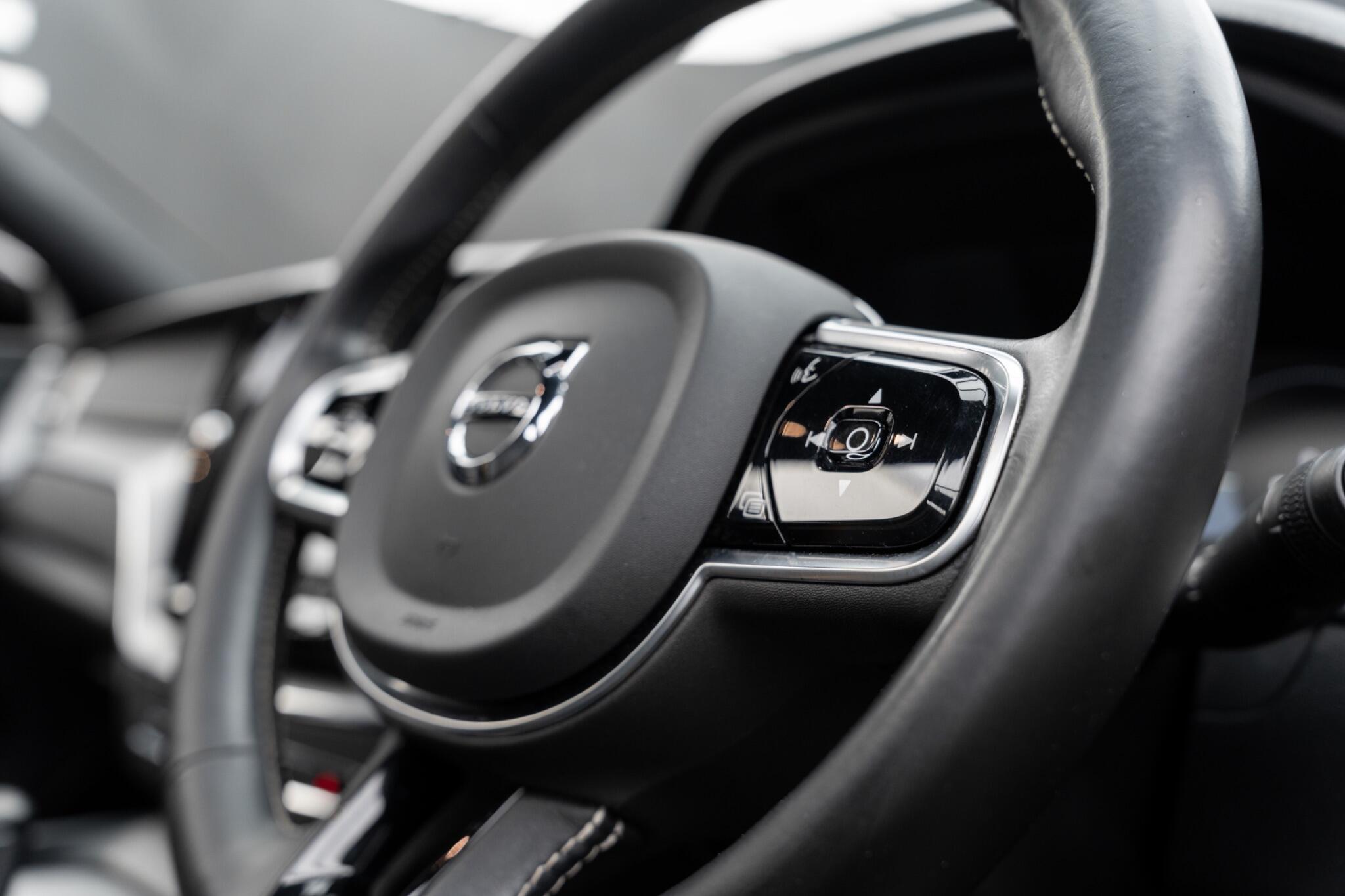 Volvo XC60 view 28