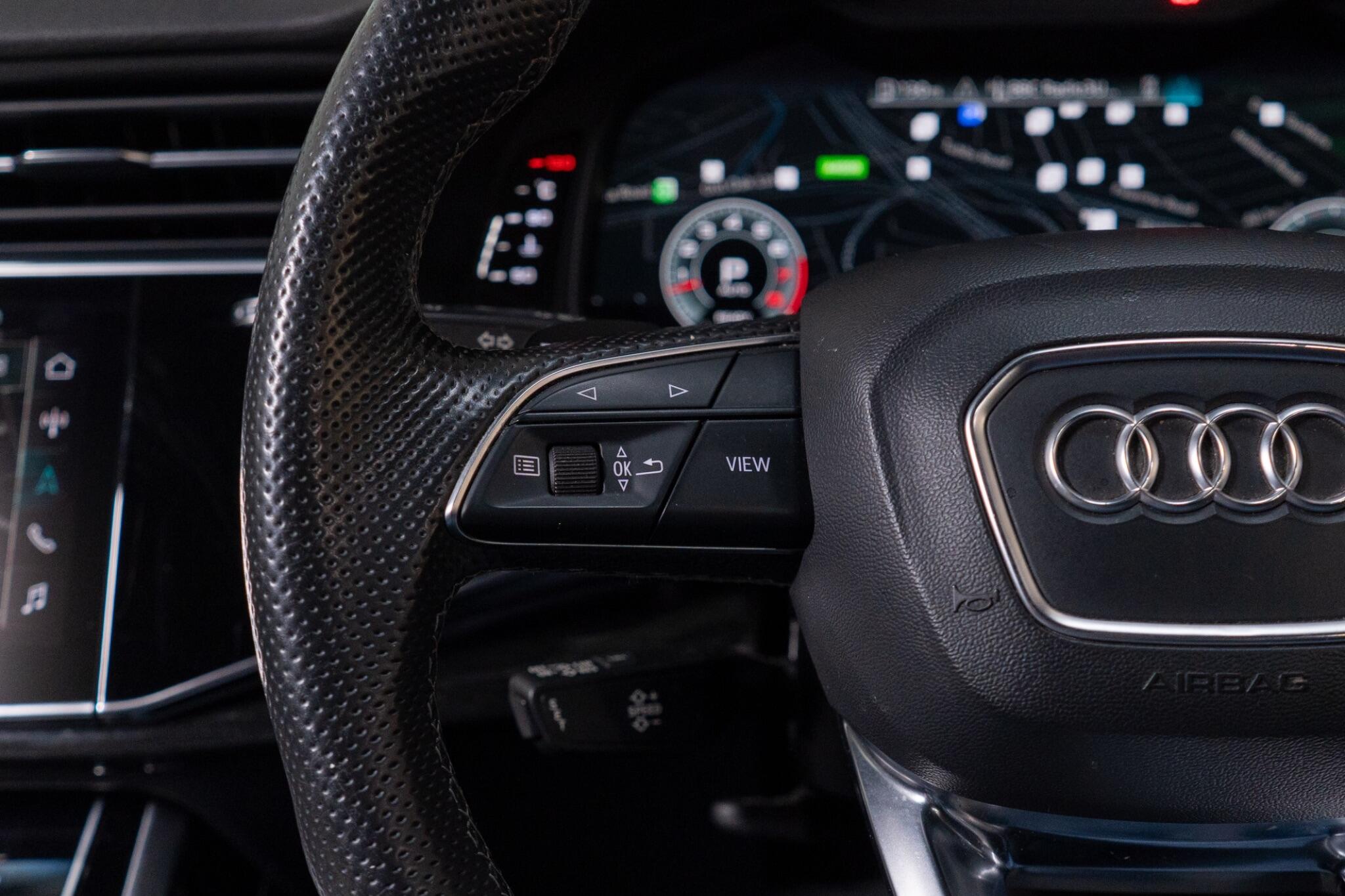 Audi Q7 view 27