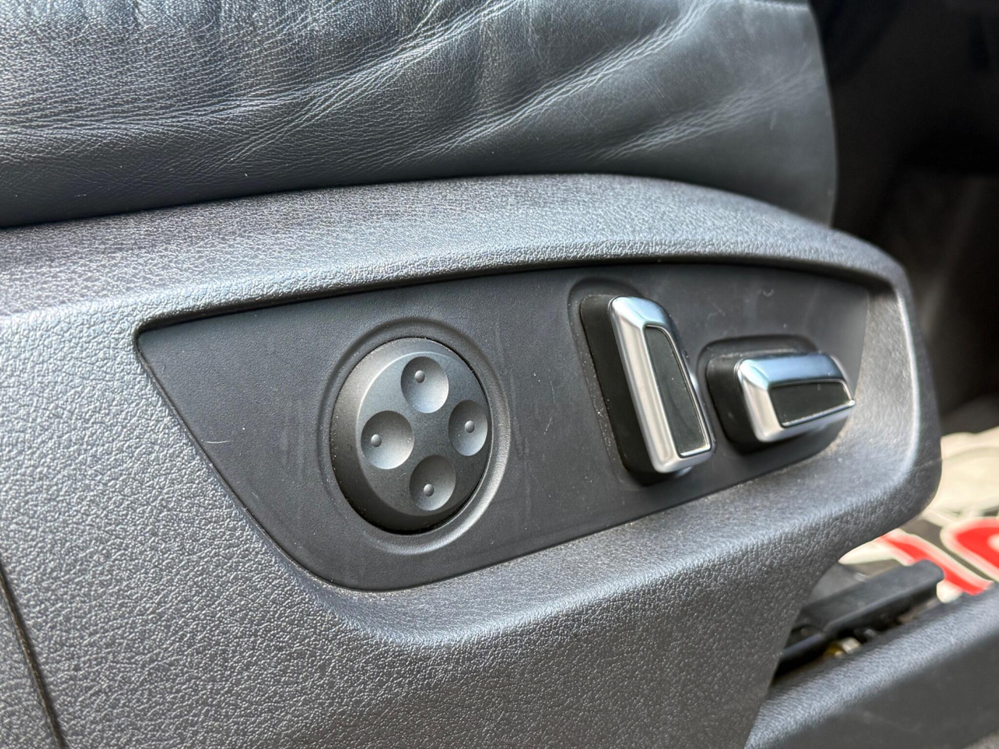 Audi Q7 view 17