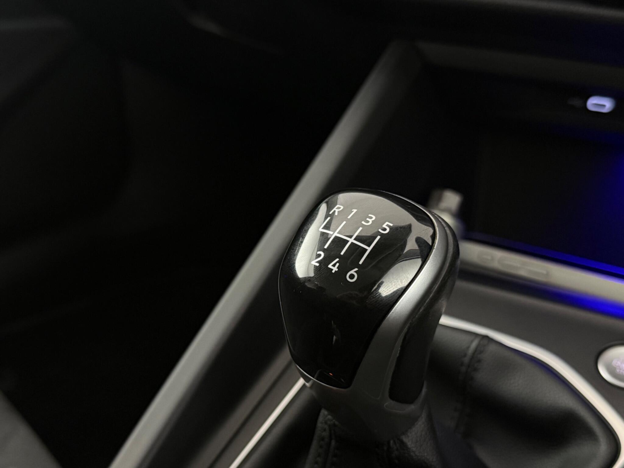 Volkswagen Golf view 17