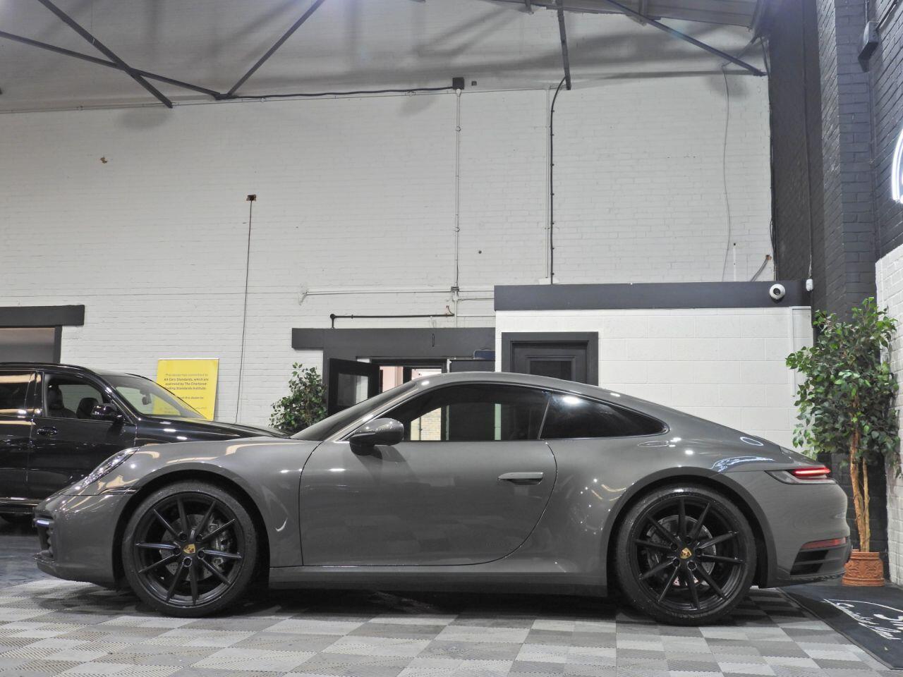 Porsche 911 view 14