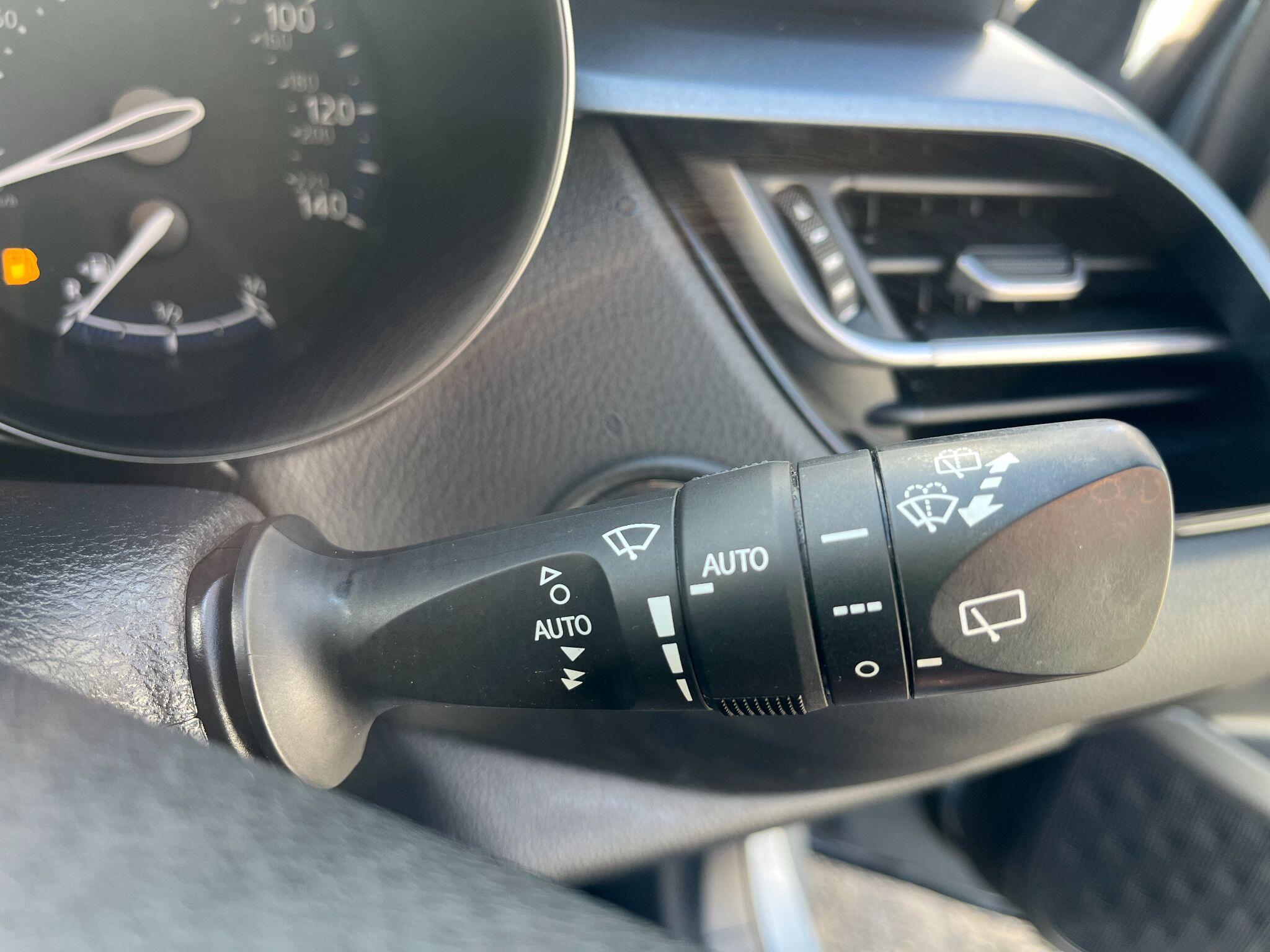 Toyota C-HR view 31