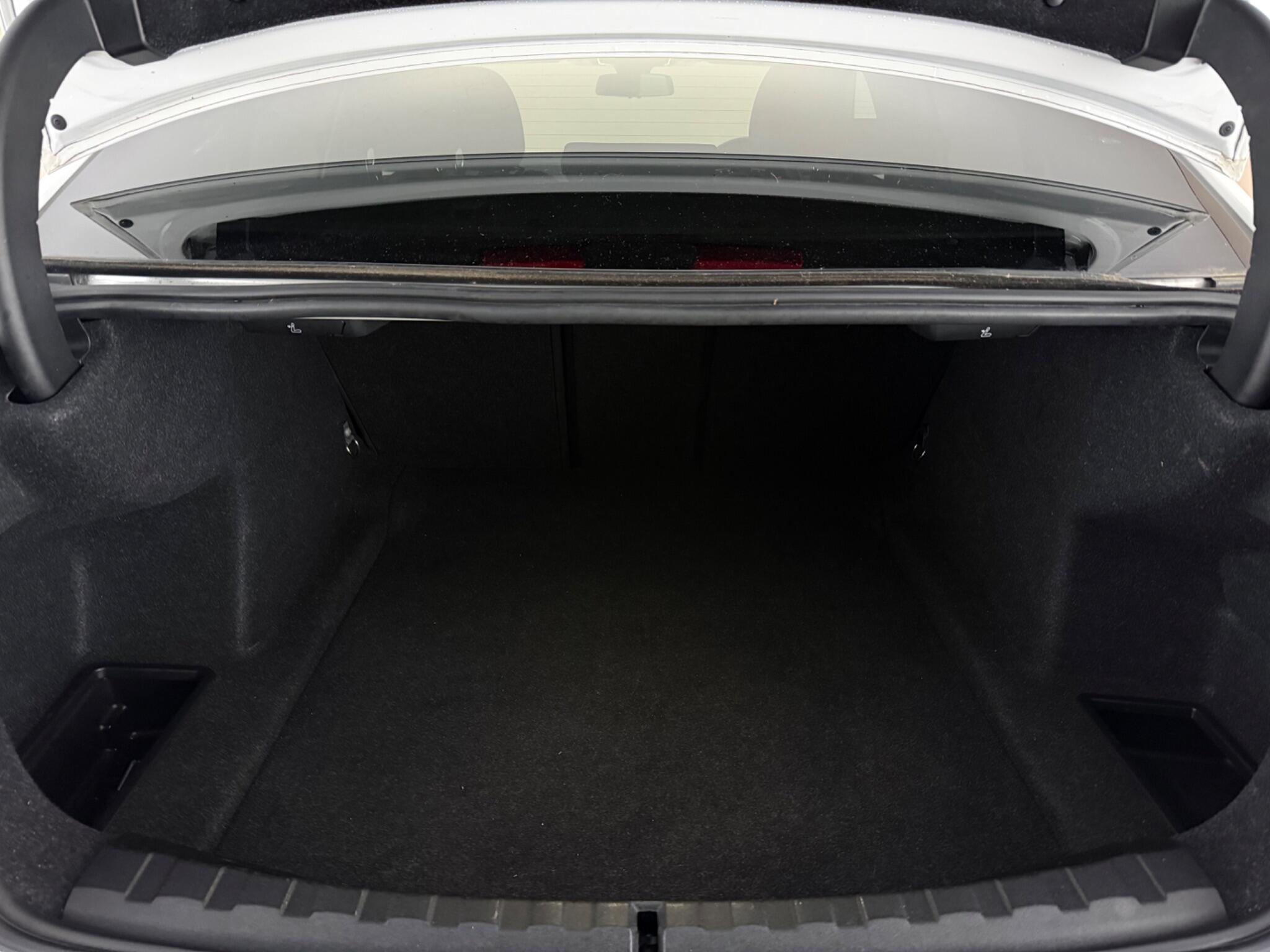 BMW 3 Series view 13