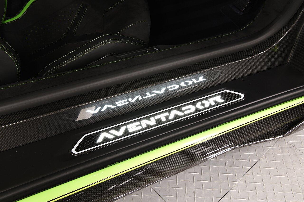 Lamborghini Aventador view 28