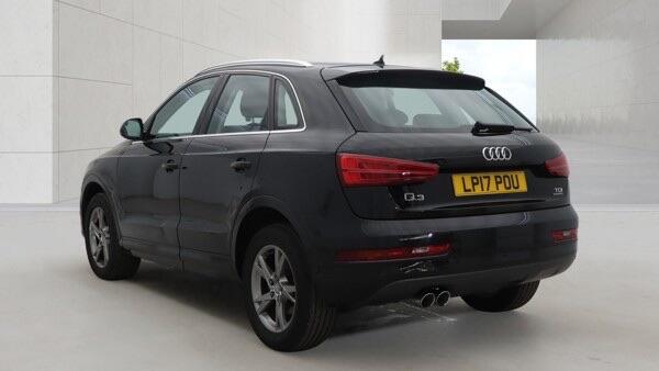 Audi Q3 view 3