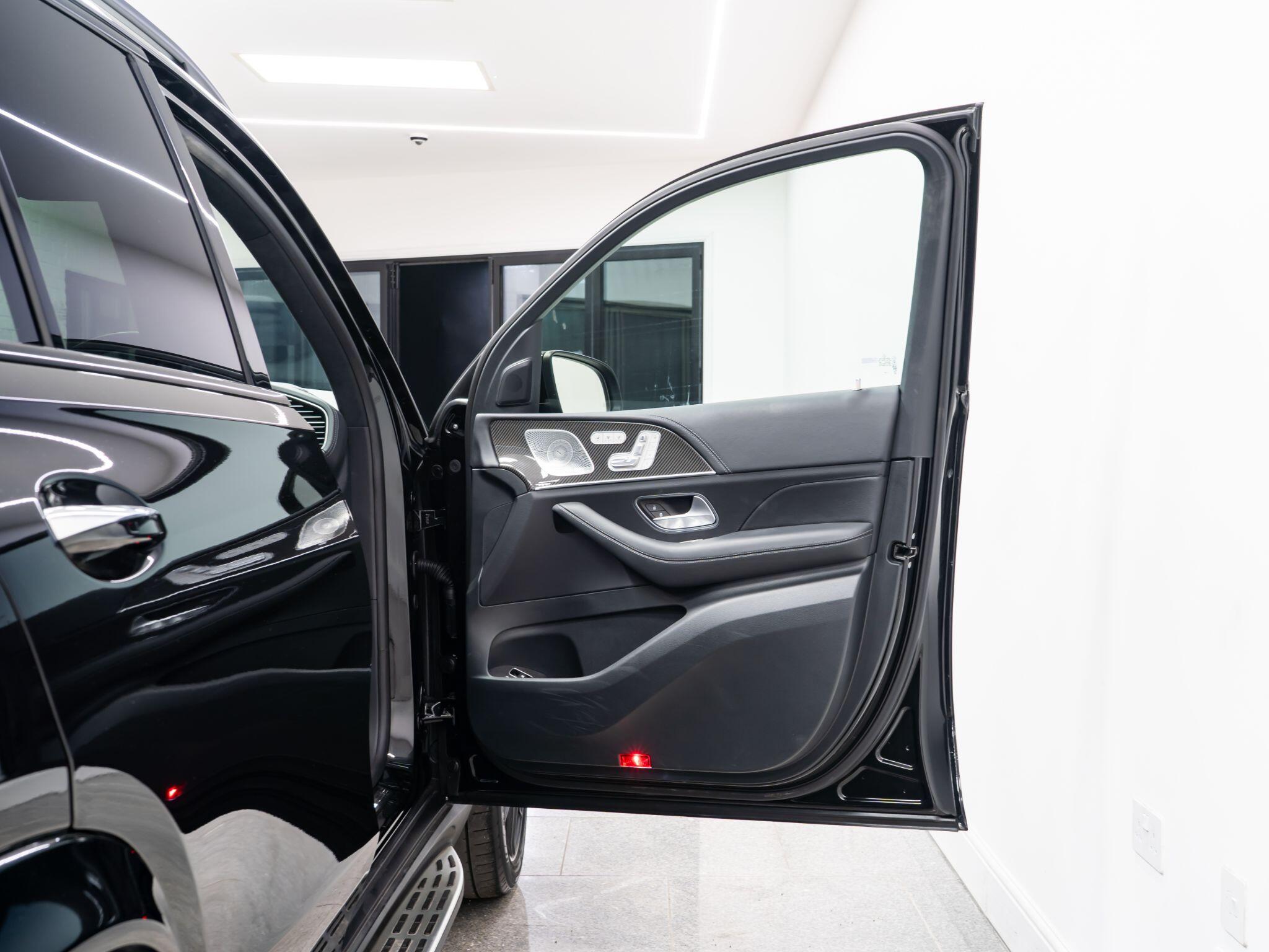 Mercedes-Benz GLE view 23