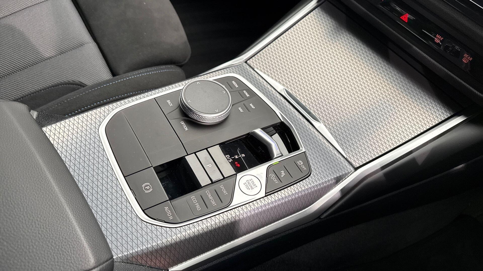 BMW 3 Series view 10
