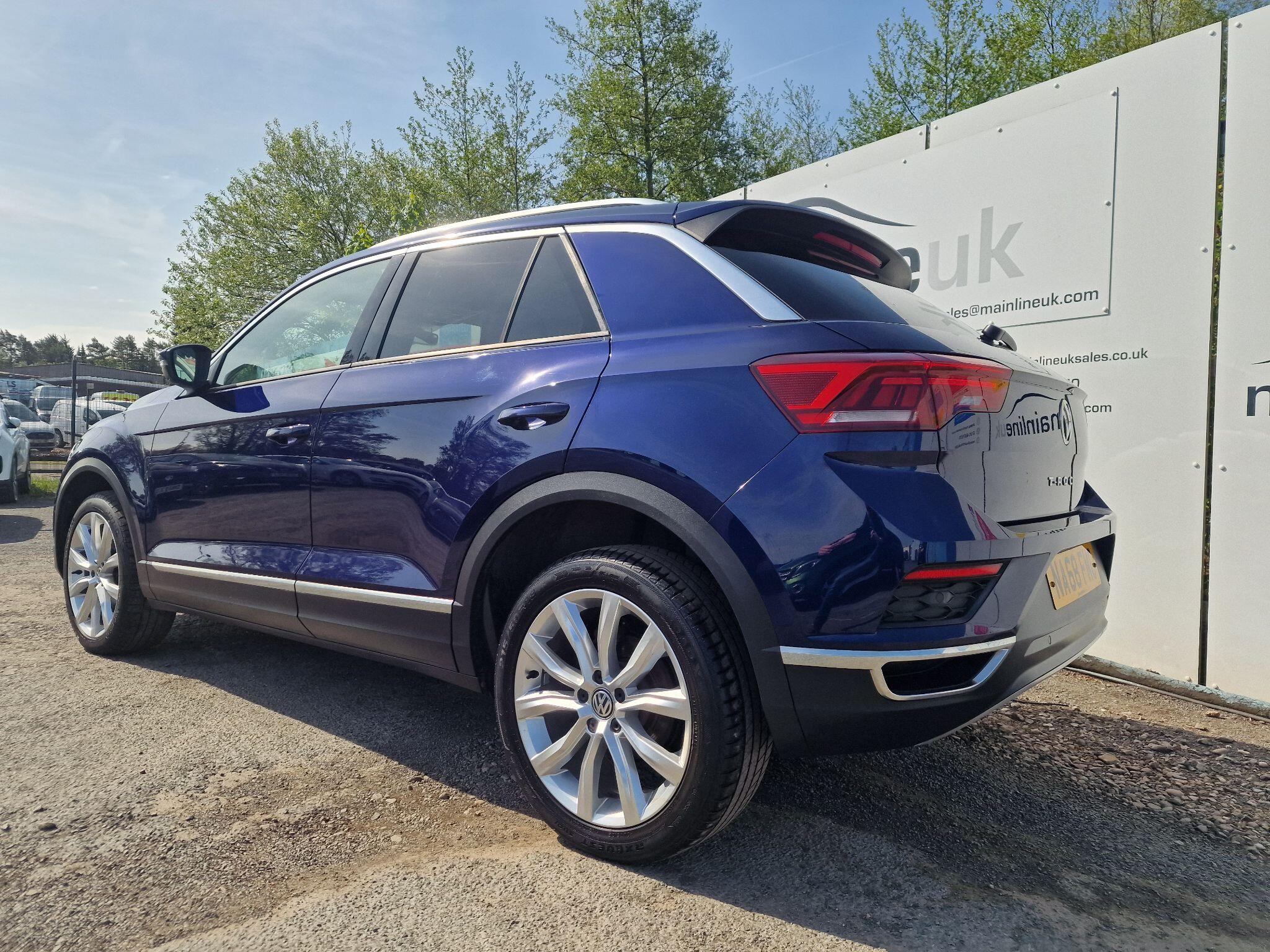 Volkswagen T-Roc view 22