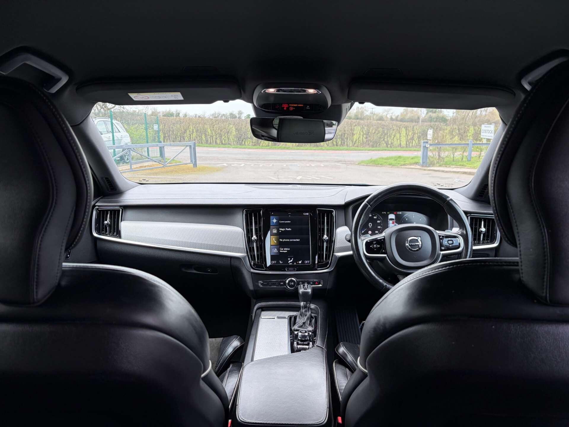 Volvo S90 view 36