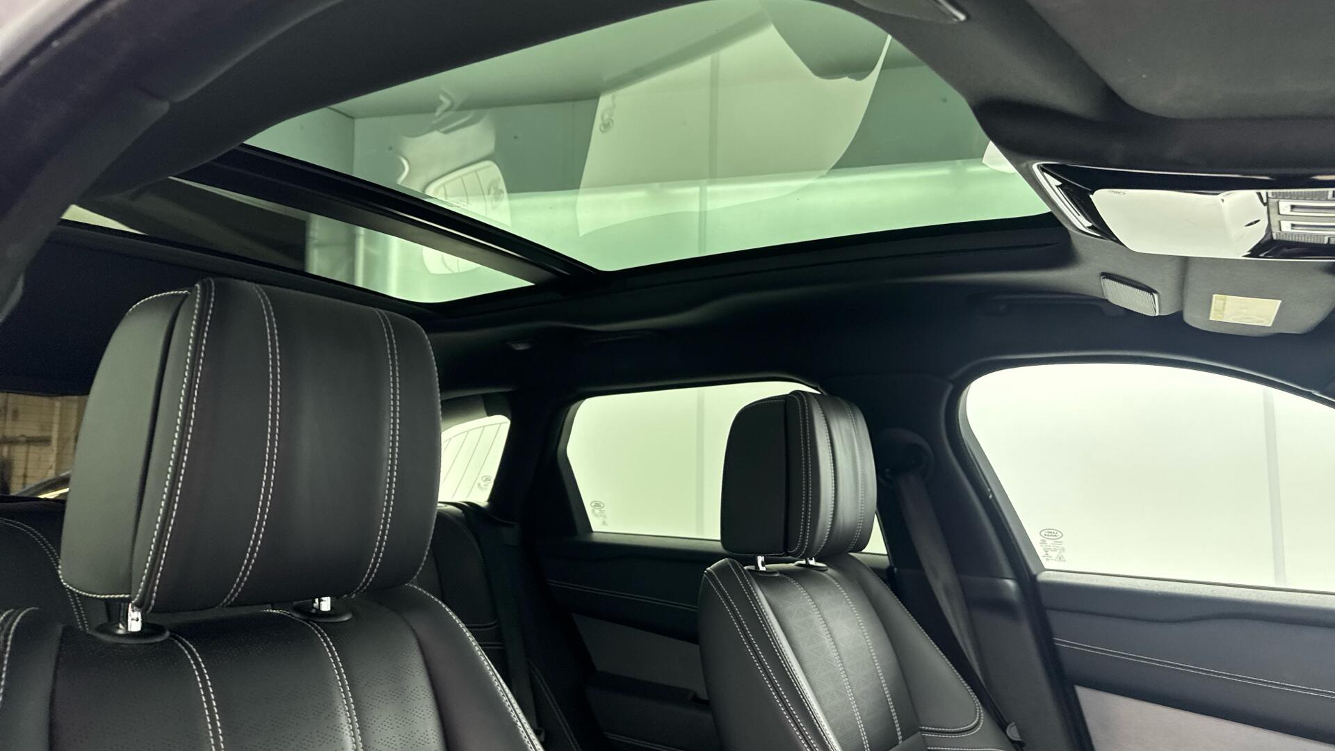 Land Rover Range Rover Velar view 16