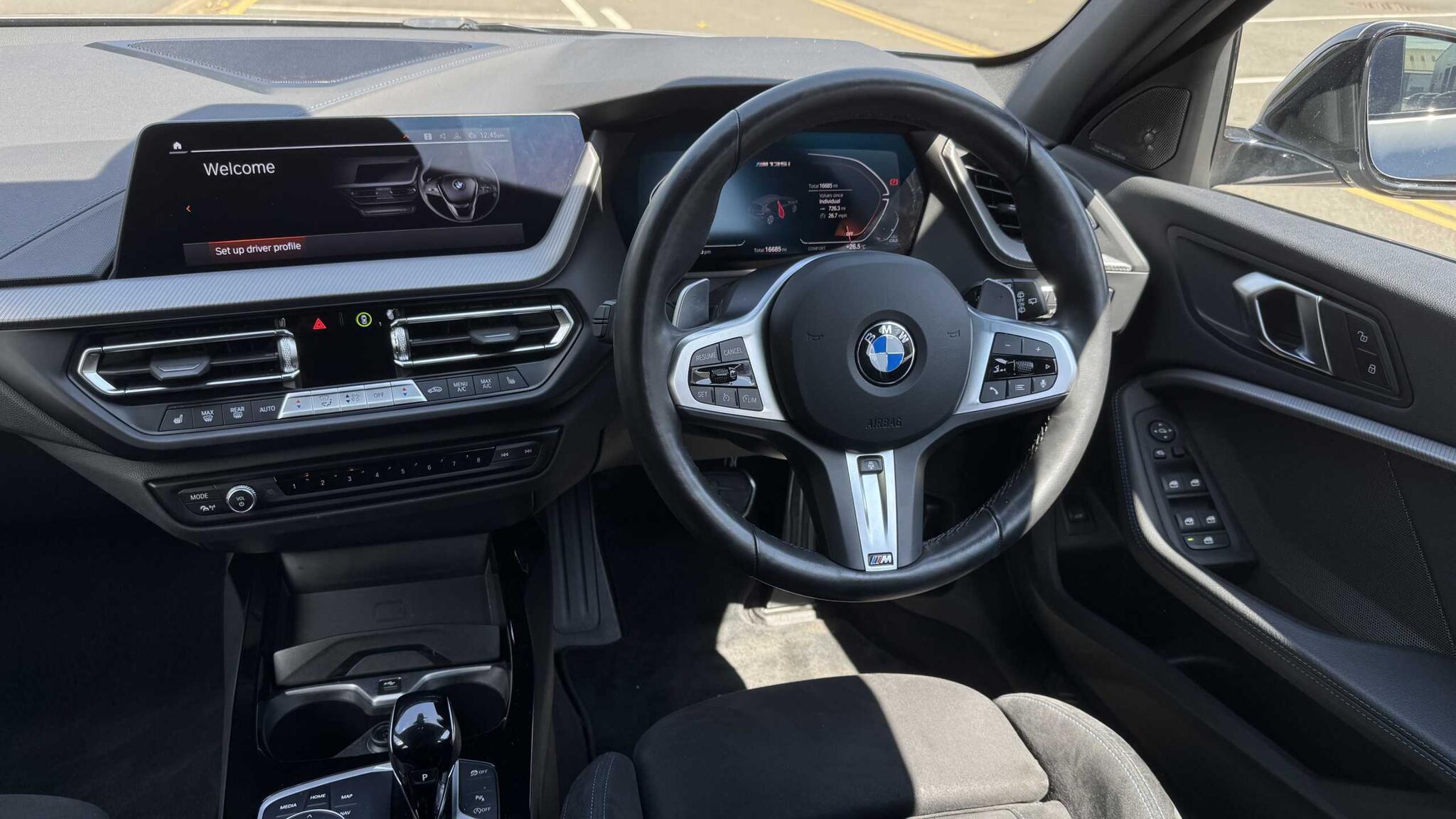 BMW 1 Series view 11