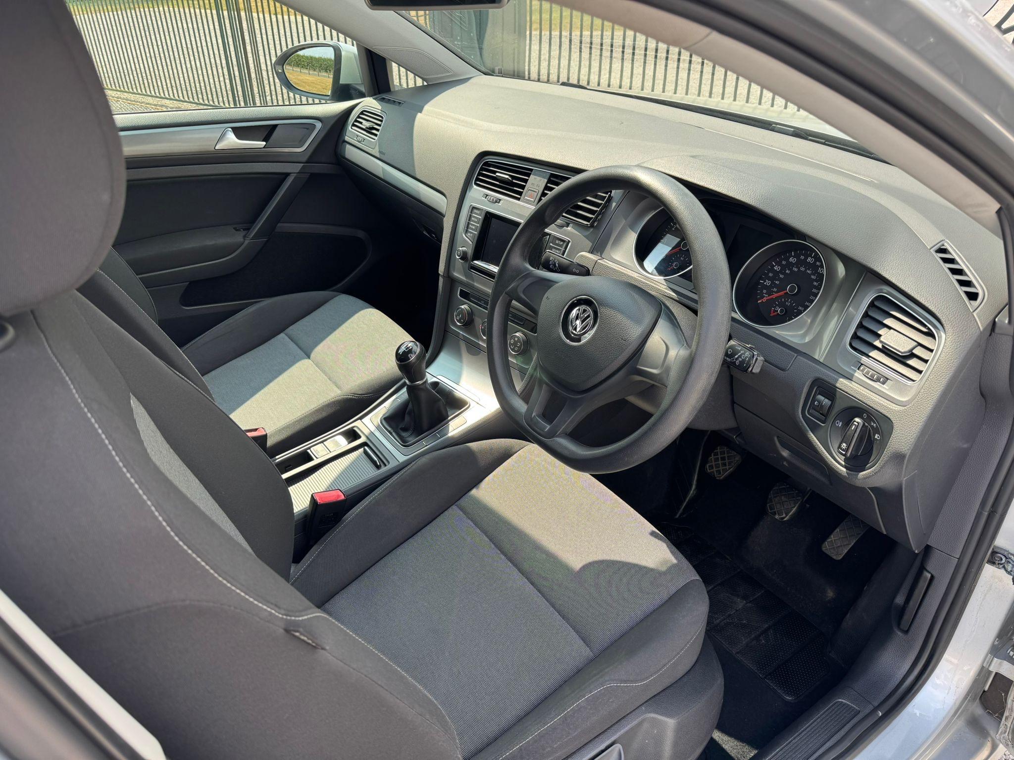 2013 Volkswagen Golf image 13