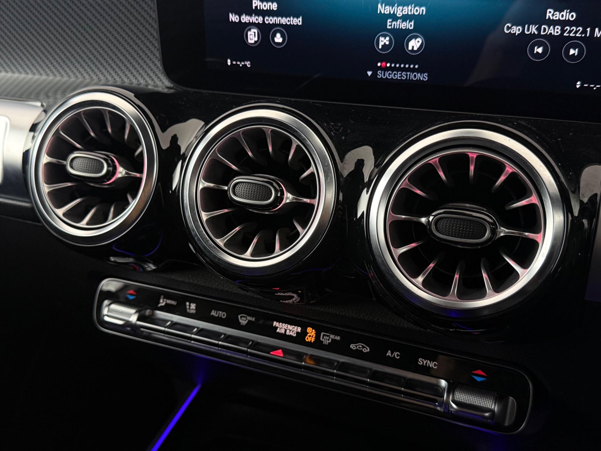 Mercedes-Benz GLB view 20