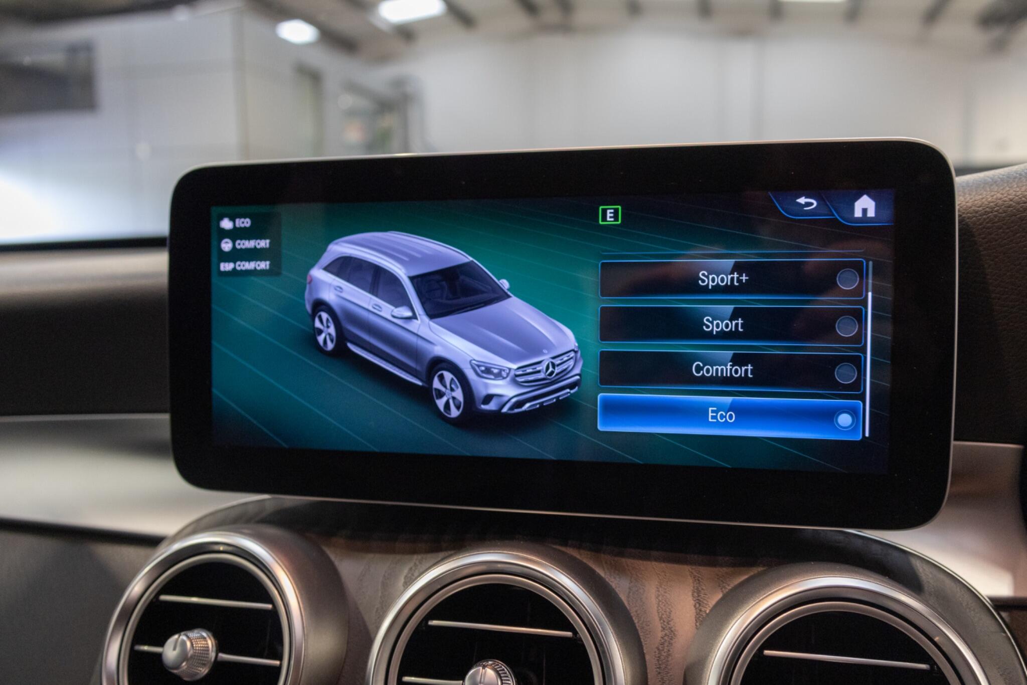 Mercedes-Benz GLC view 27