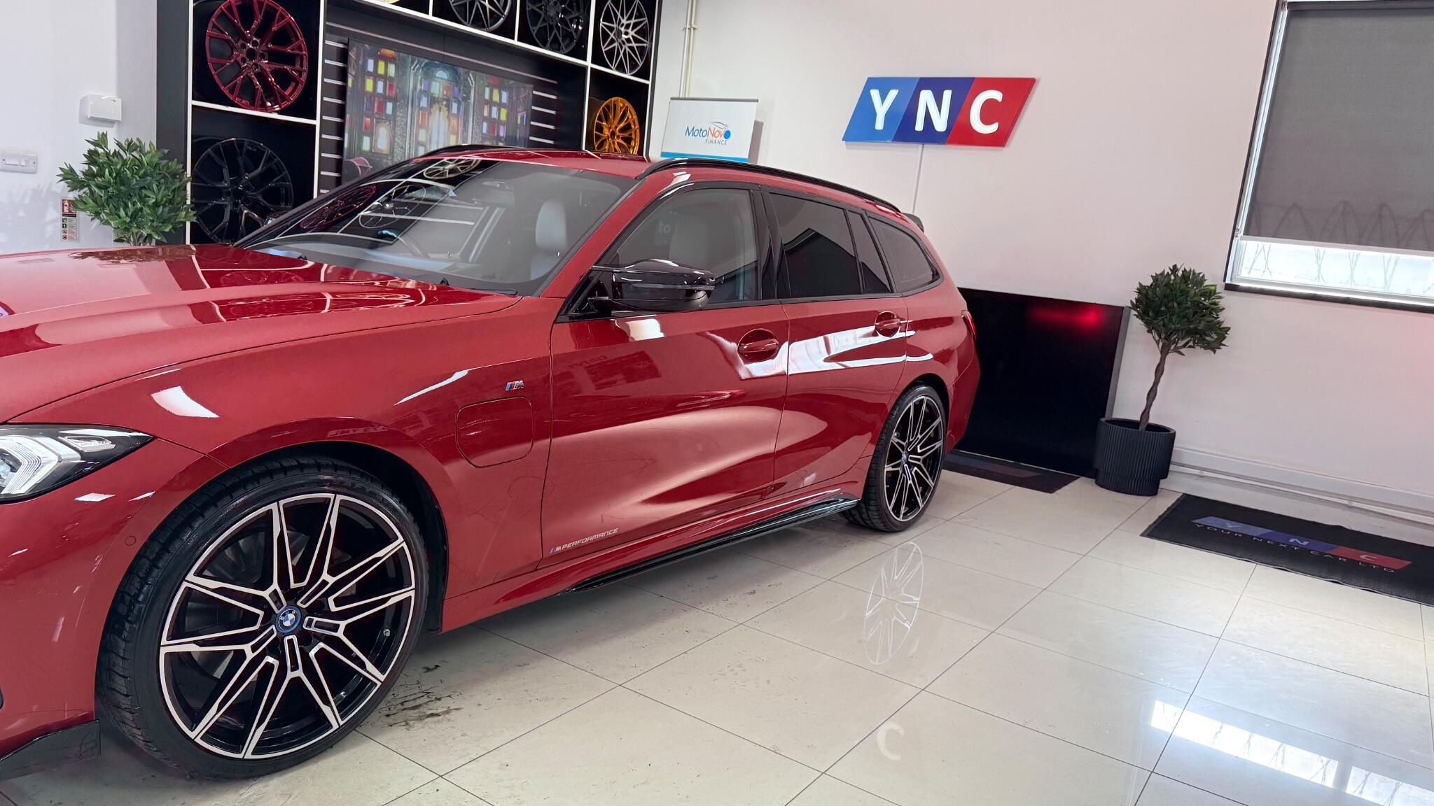 BMW 3 Series view 23