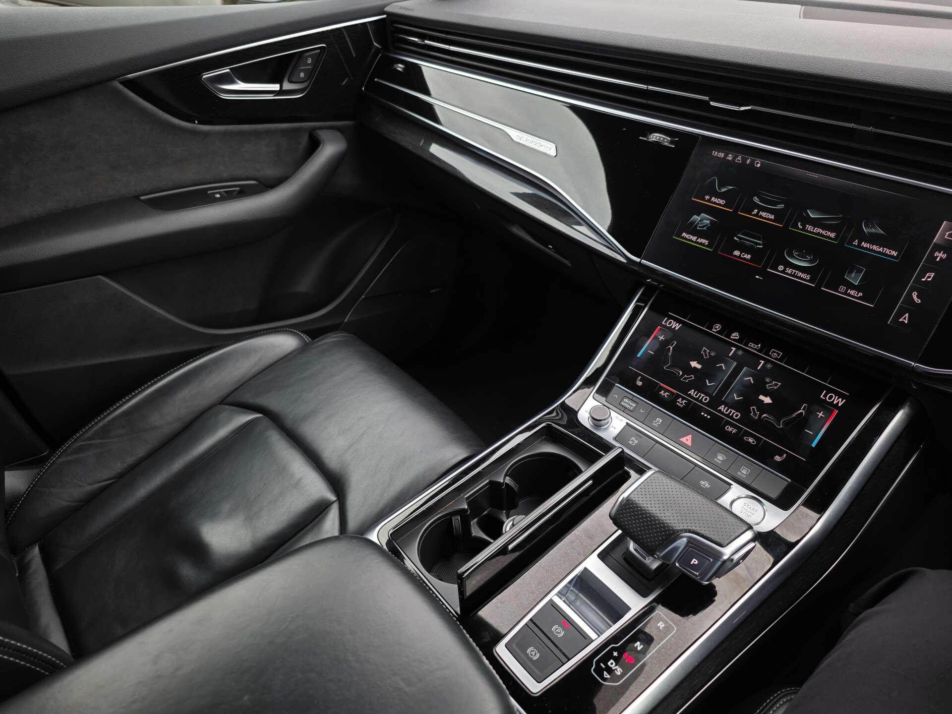 Audi Q7 view 22