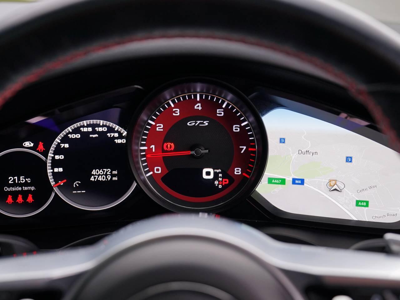 Porsche Cayenne view 29
