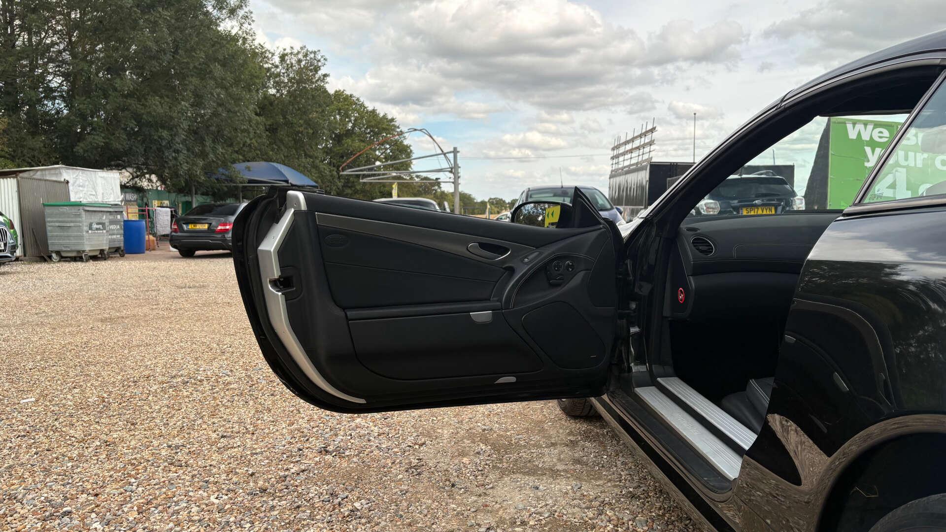 Mercedes-Benz SL view 47