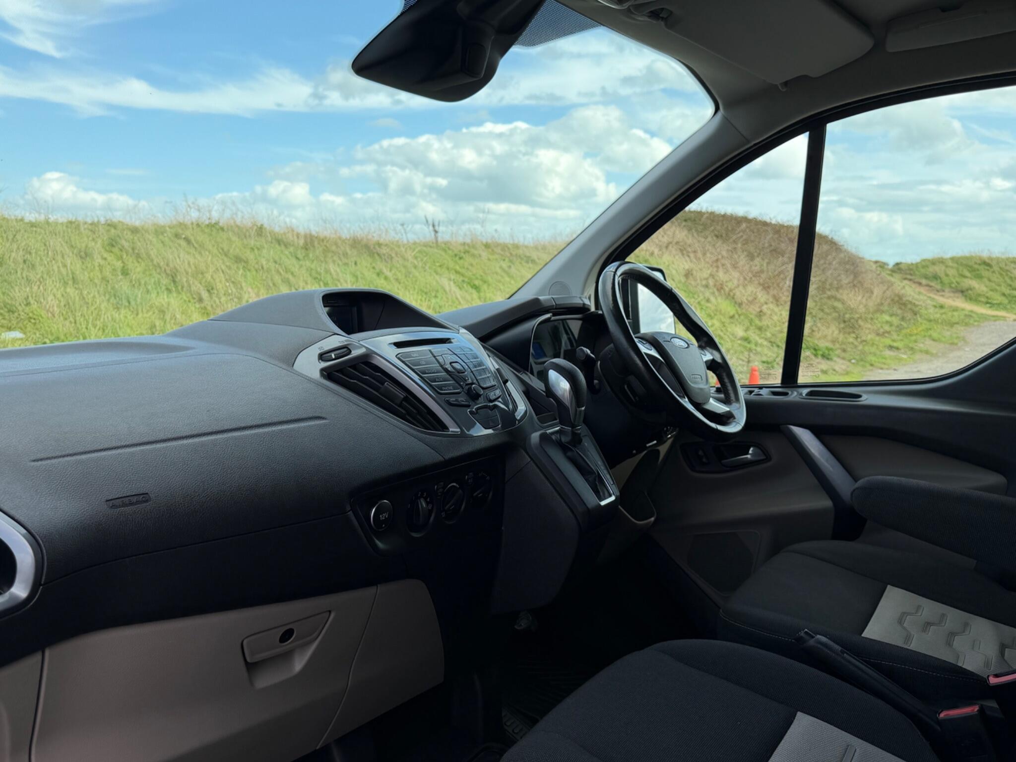 Ford Transit Custom view 9