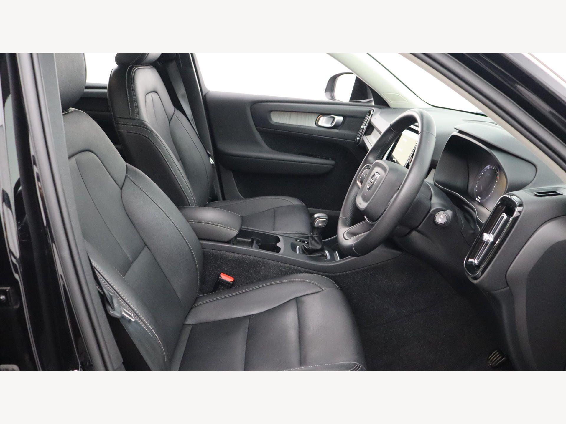 Volvo XC40 view 32