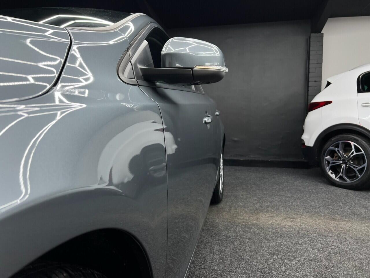 Volvo V40 view 24