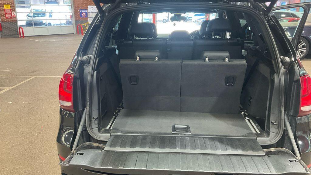 BMW X5 view 7