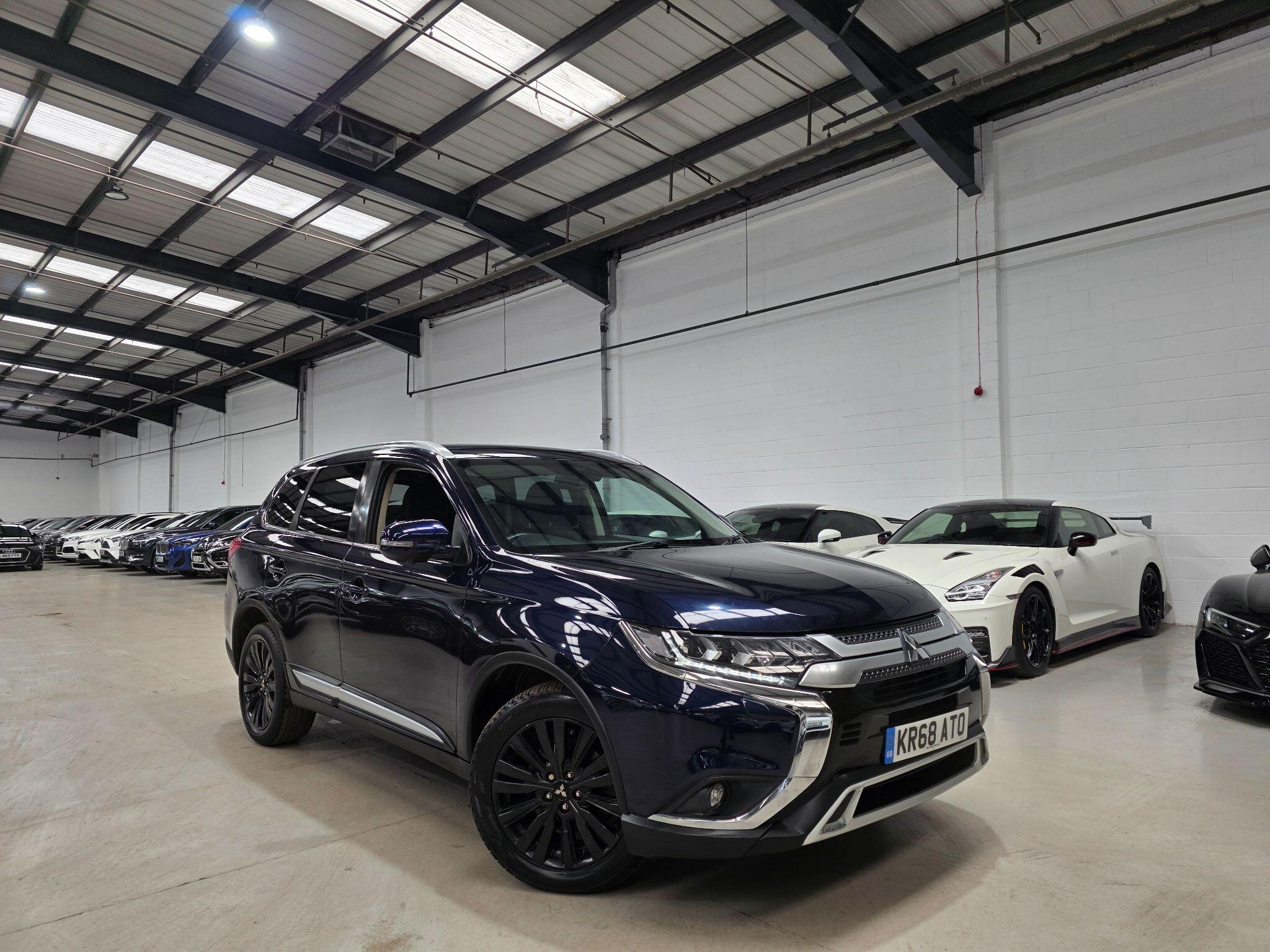 Mitsubishi Outlander view 3