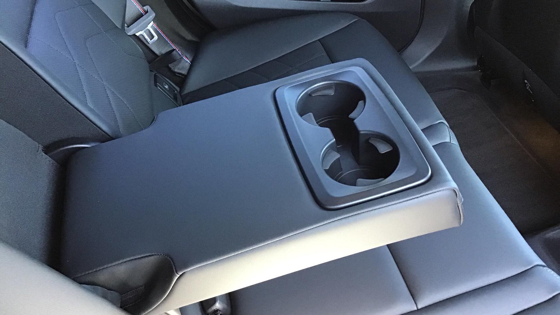 BMW iX1 view 32