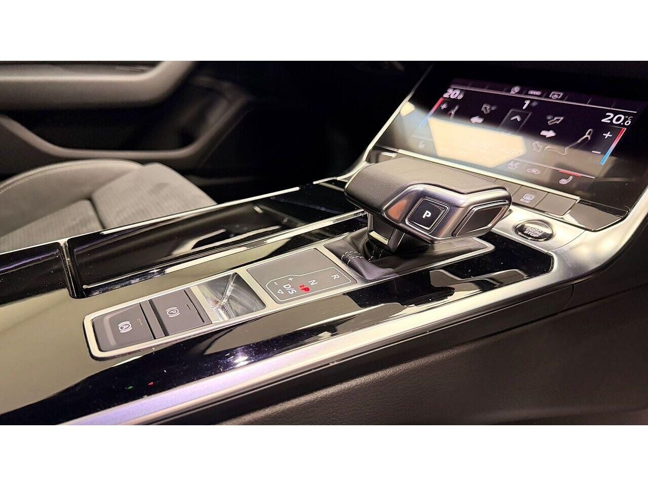 Audi A6 view 20